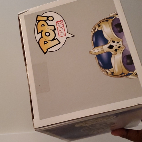 Thanos (Glow in the Dark) Entertainment Earth Exclusive - 6 Inch Glow in Dark - Picture 8 of 10